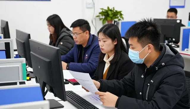 信息咨询等技术发展:实效解决方案客户关心的问题